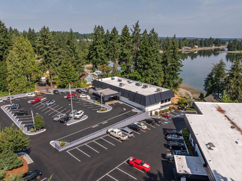 Oyster Bay Inn & Suites
